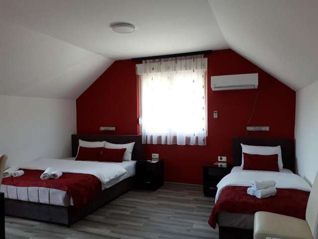 Мотели Restoran & Motel Manjež Биело-Поле-49